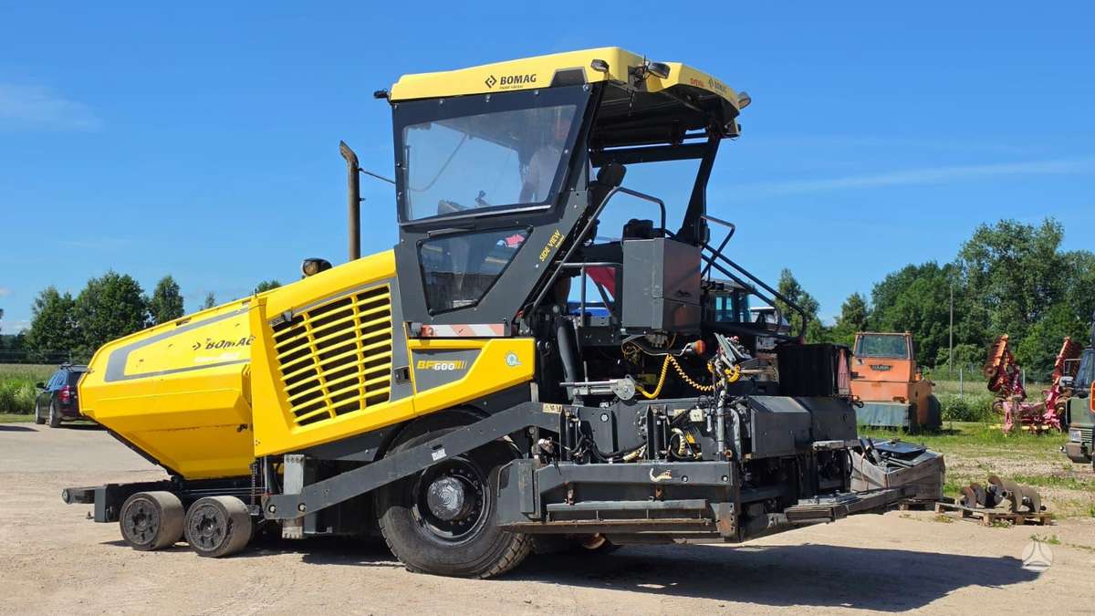 Bomag BF600 P-2, paving machinery