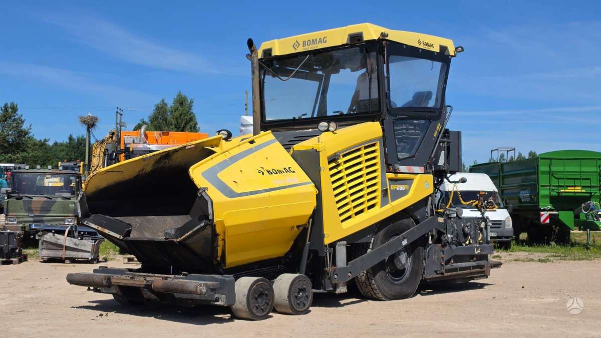 Bomag BF600 P-2, paving machinery