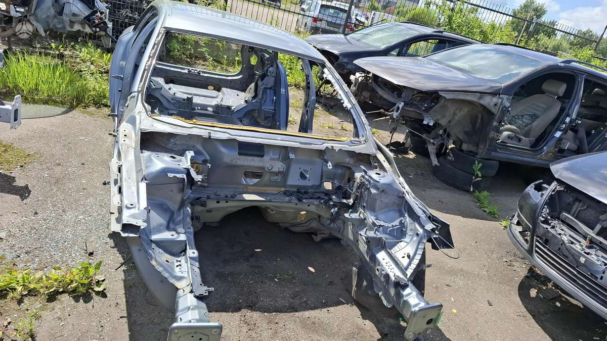 Volvo V60 Cross Country Tik kebulas