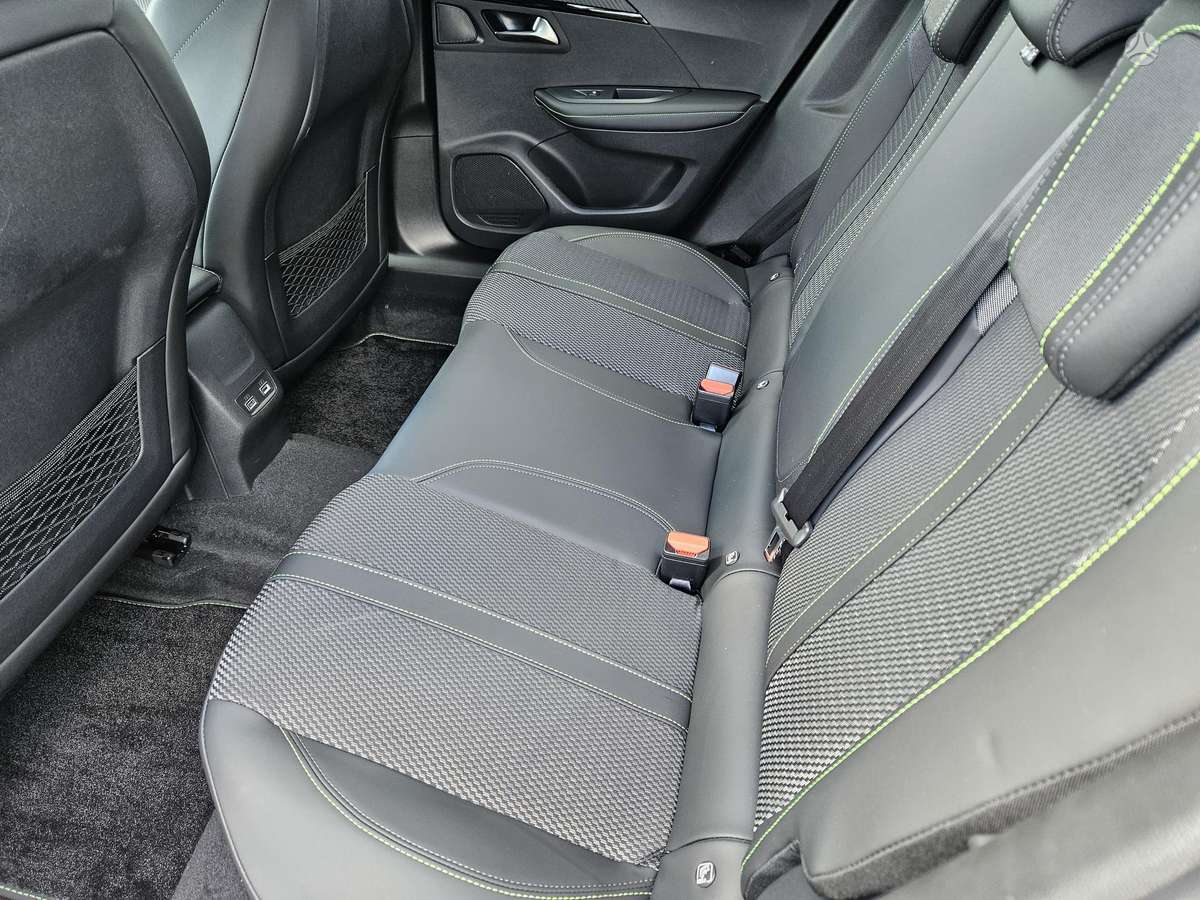 Peugeot 2008 - 11