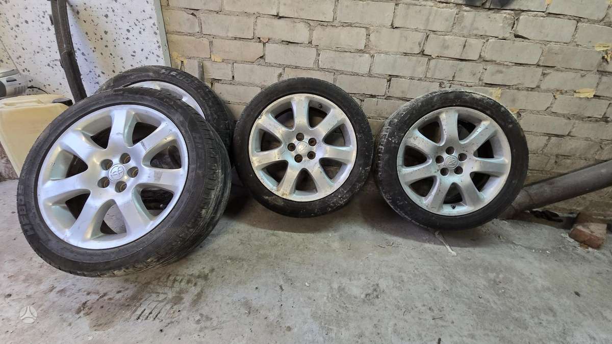 Toyota Prius, light alloy, R17