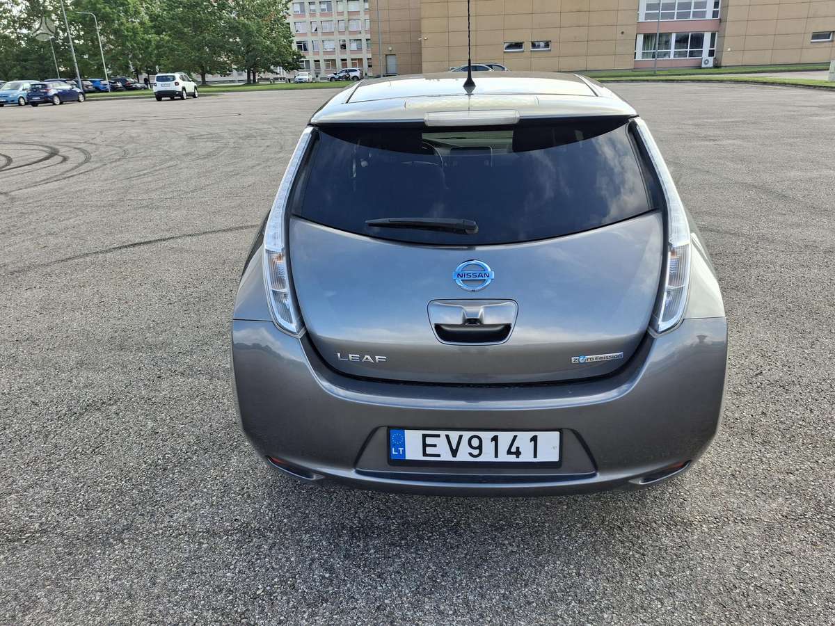 Nissan Leaf, 30 kWh, hatchback