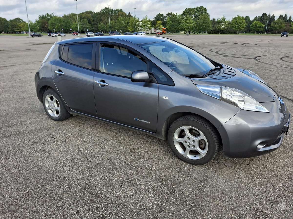 Nissan Leaf, 30 kWh, hatchback
