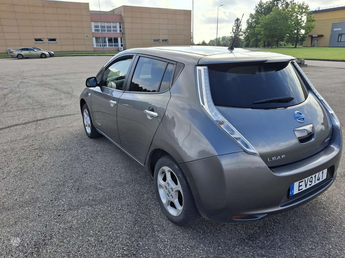 Nissan Leaf, 30 kWh, hatchback