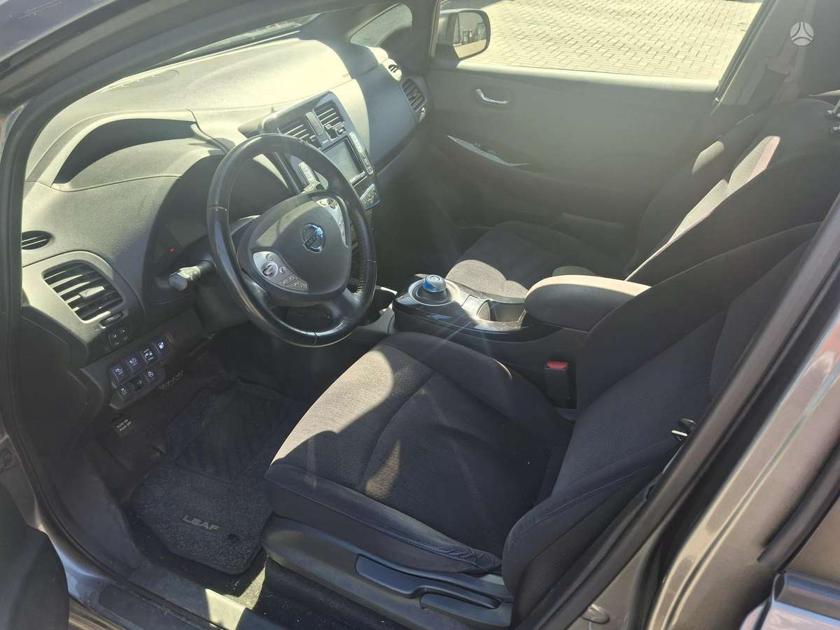 Nissan Leaf, 30 kWh, hatchback