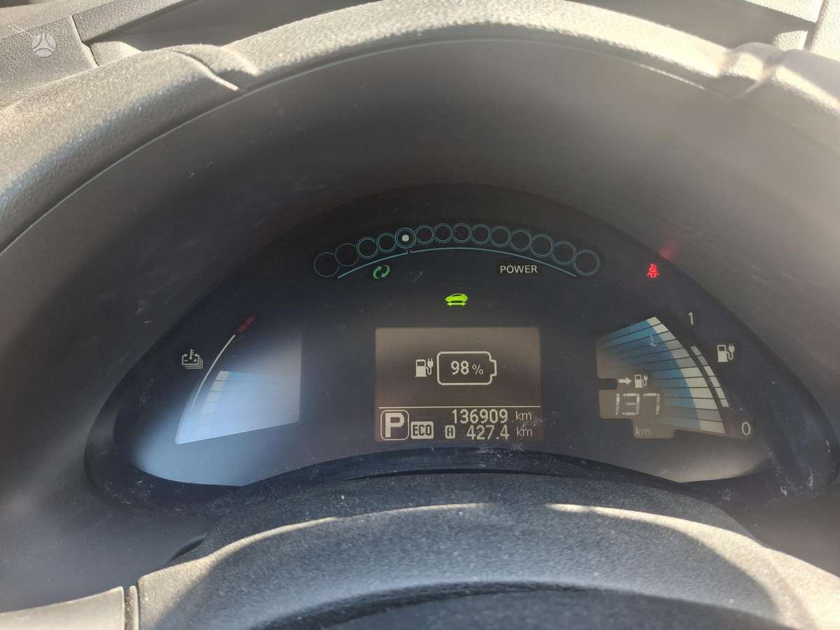 Nissan Leaf, 30 kWh, hatchback