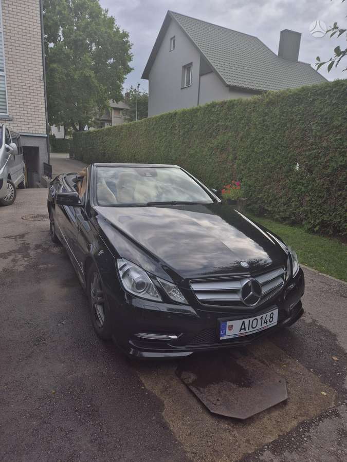Mercedes-Benz E350, convertible