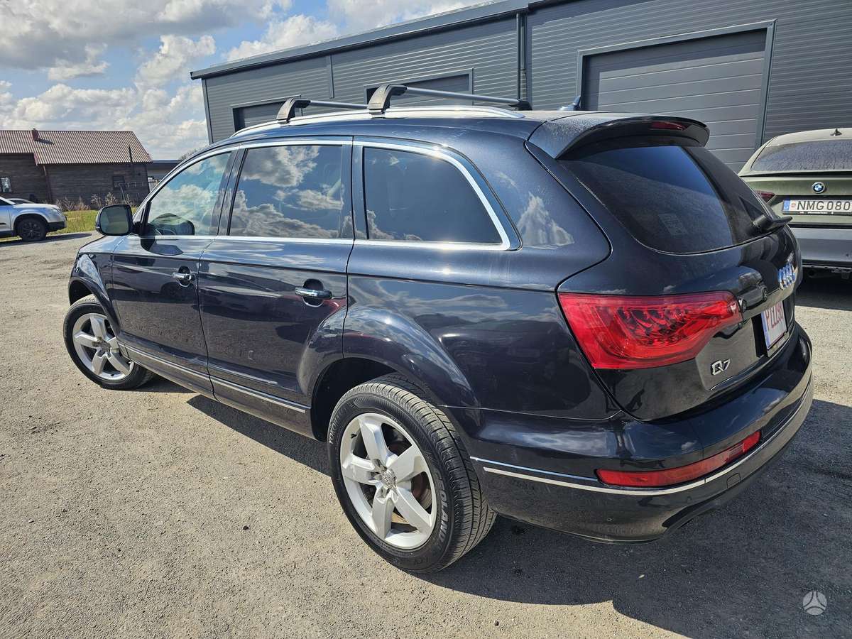 Audi Q7, 3.0 l., off-road / crossover