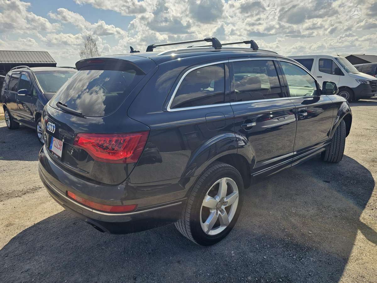 Audi Q7, 3.0 l., off-road / crossover