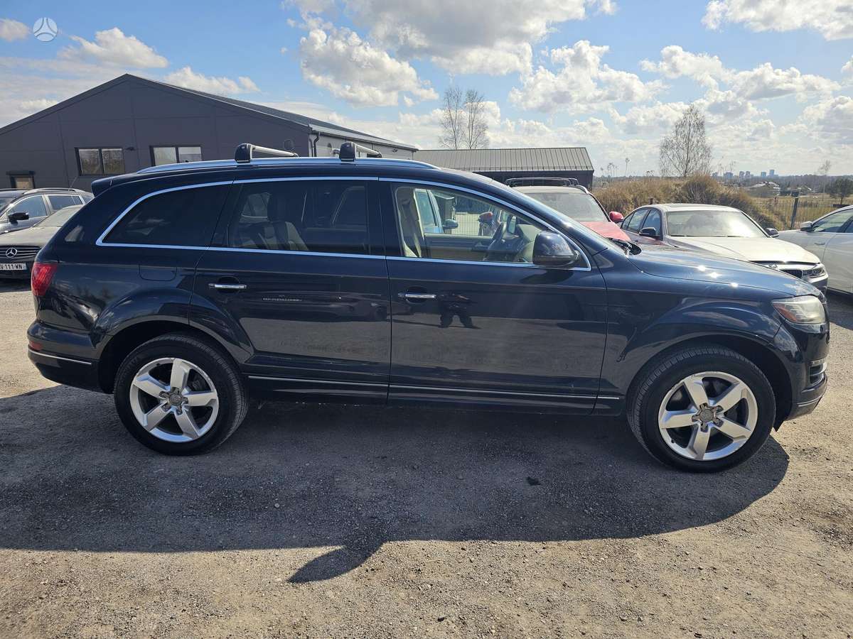Audi Q7, 3.0 l., off-road / crossover
