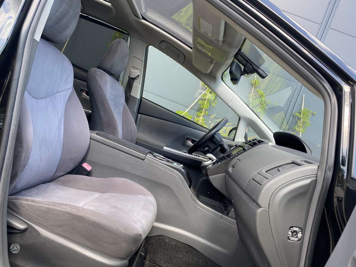 Toyota Prius+ - 11