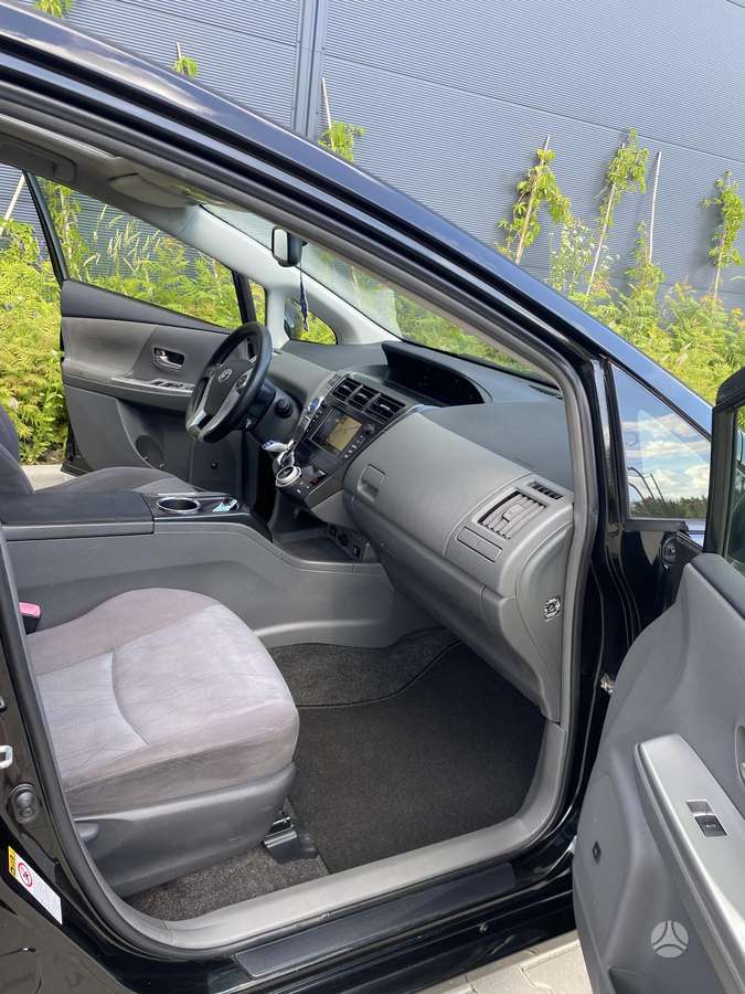 Toyota Prius+ - 12