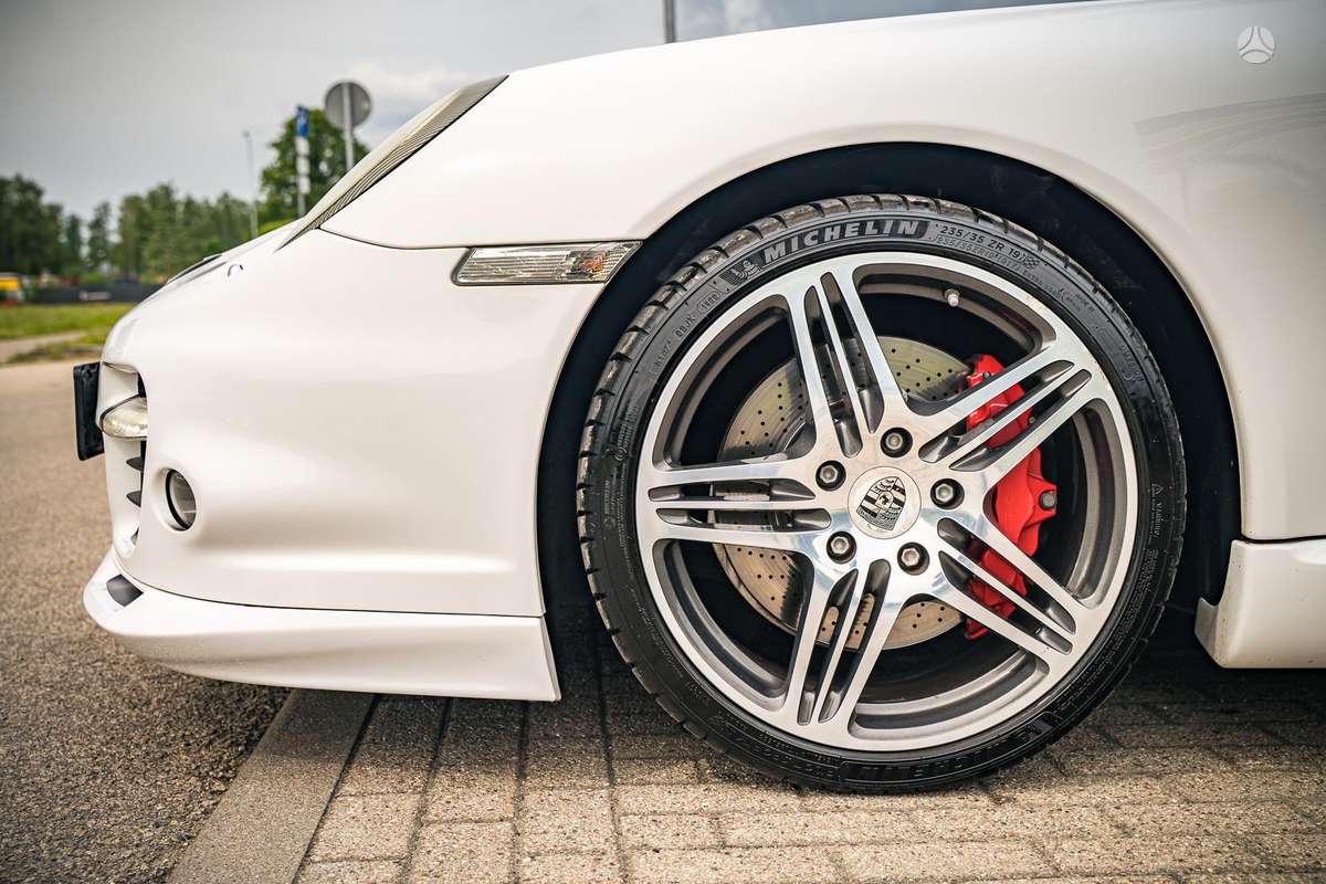 Porsche 911 - 9