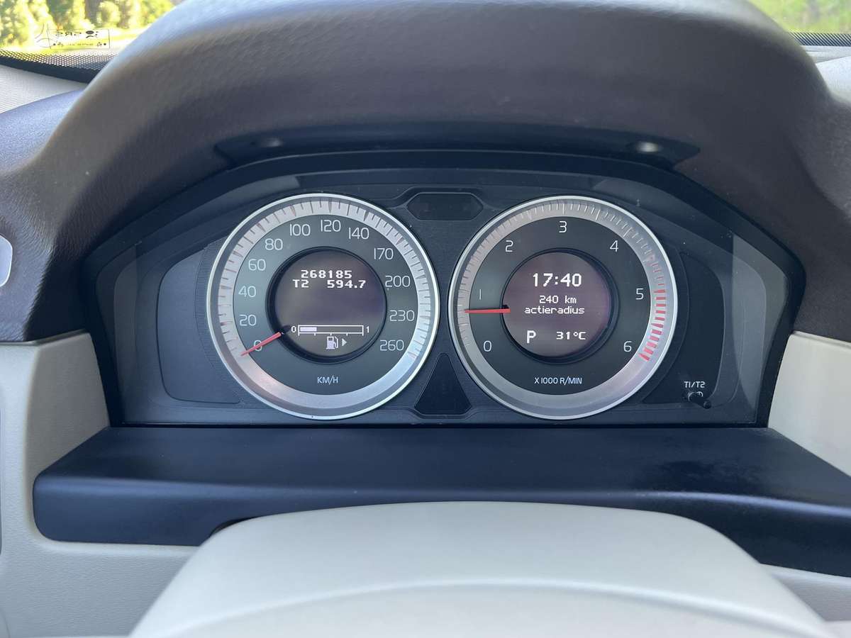 Volvo XC70, 2.0 l., Универсал