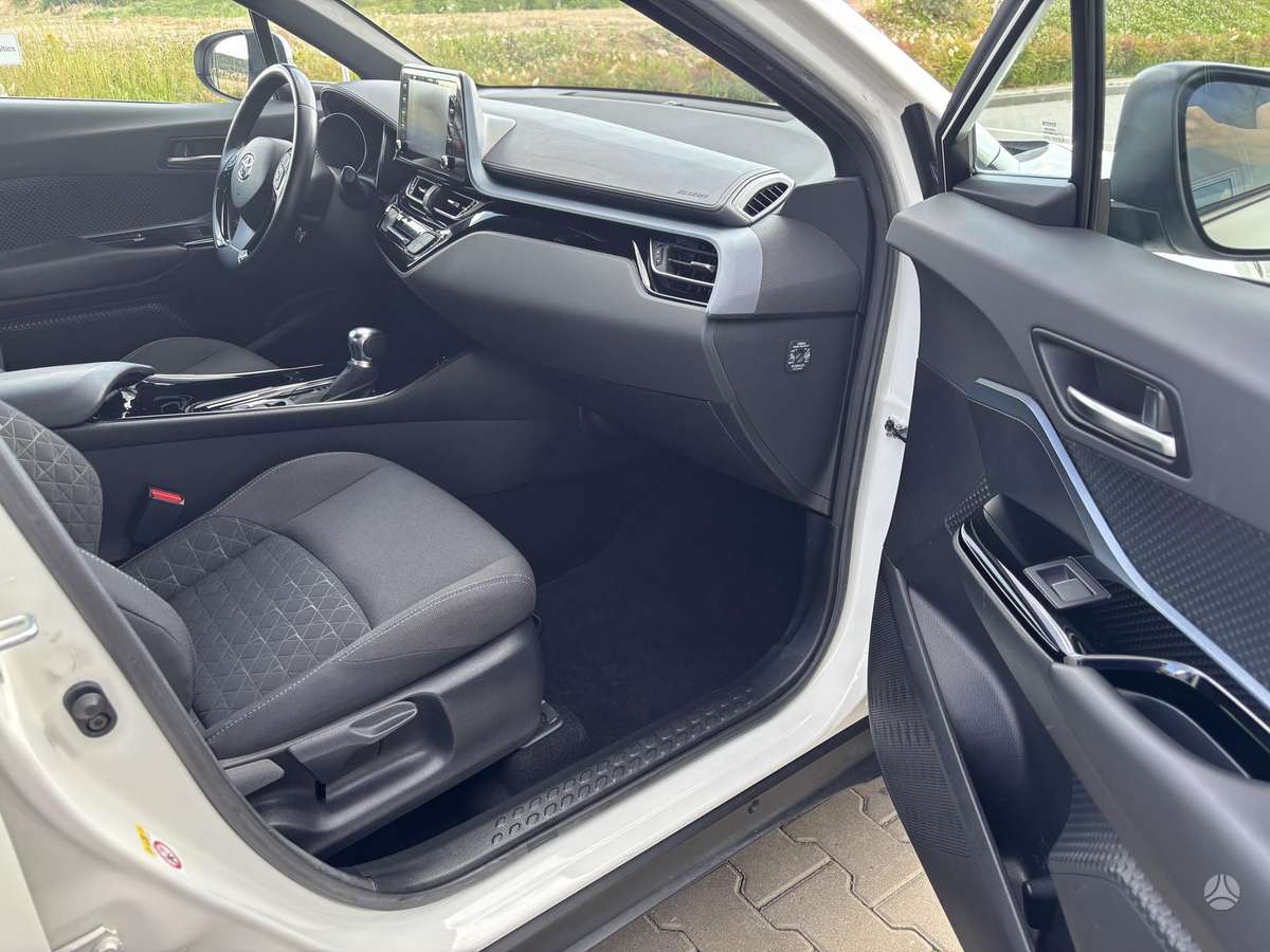 Toyota C-HR - 9