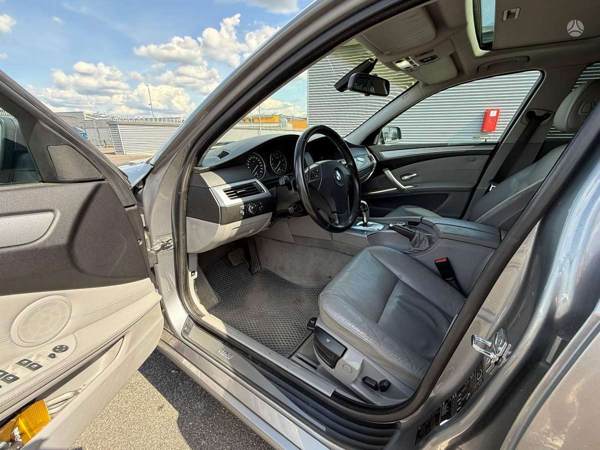 BMW 525, 3.0 l., Седан