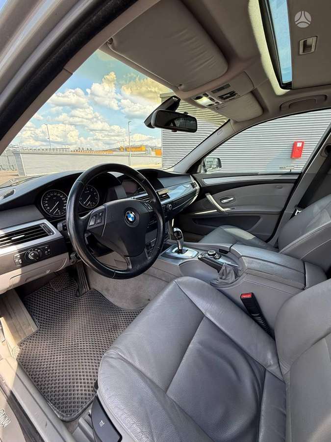 BMW 525, 3.0 l., Седан
