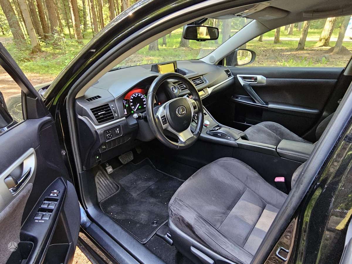 Lexus CT 200h, 1.8 l., hatchback
