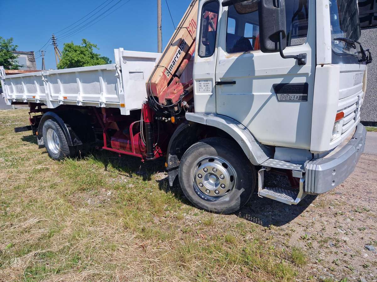 Renault Midlum, savivarčiai su kranu