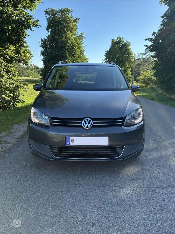 Volkswagen Touran - 1
