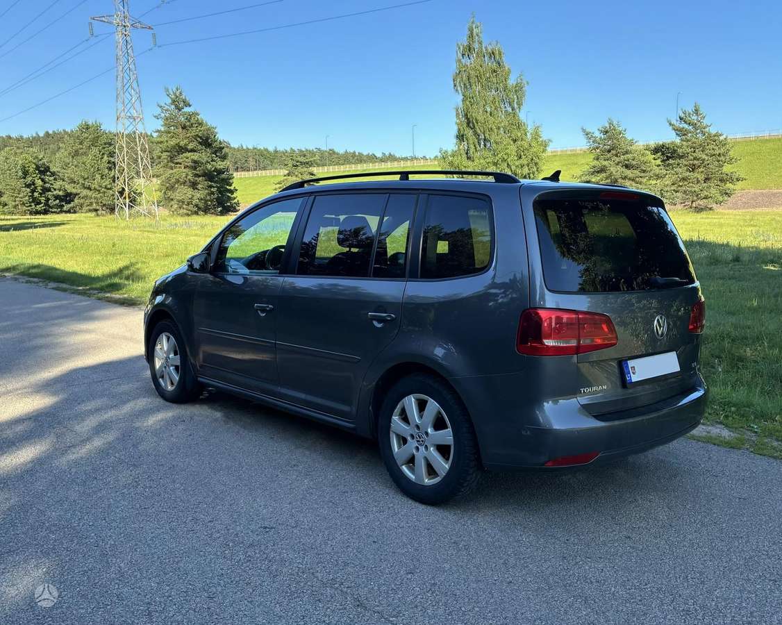 Volkswagen Touran - 3