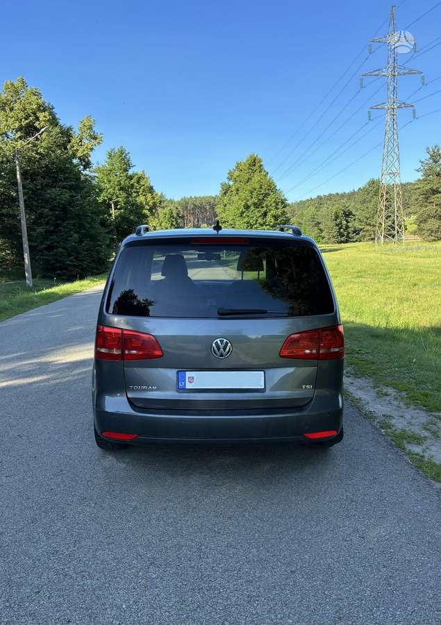 Volkswagen Touran - 4