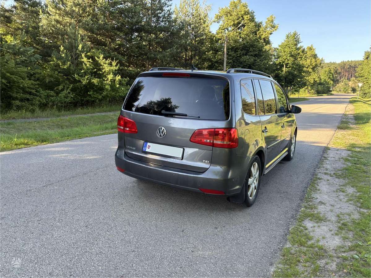 Volkswagen Touran - 5