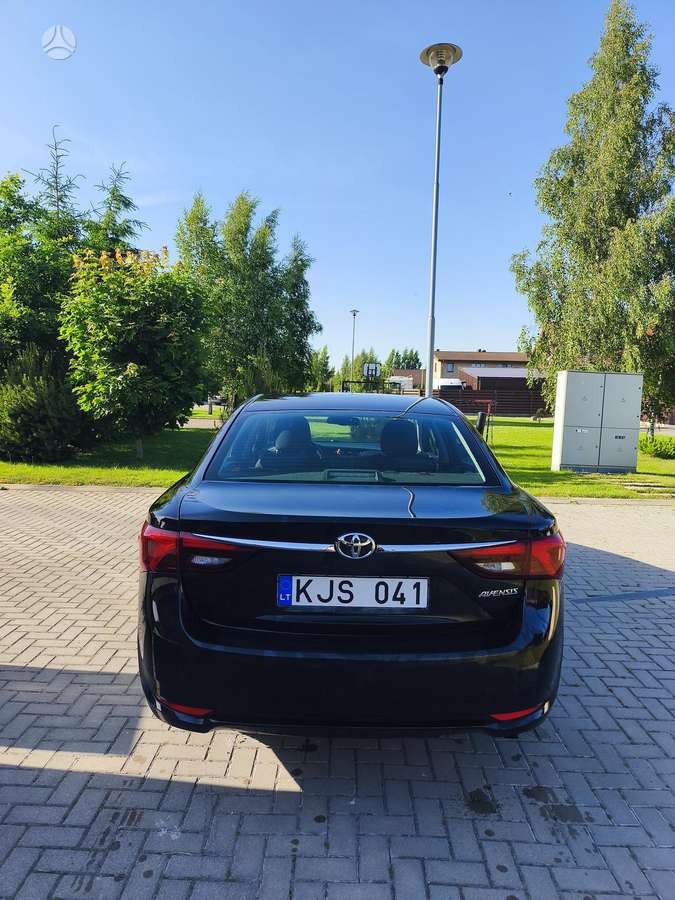 Toyota Avensis - 5