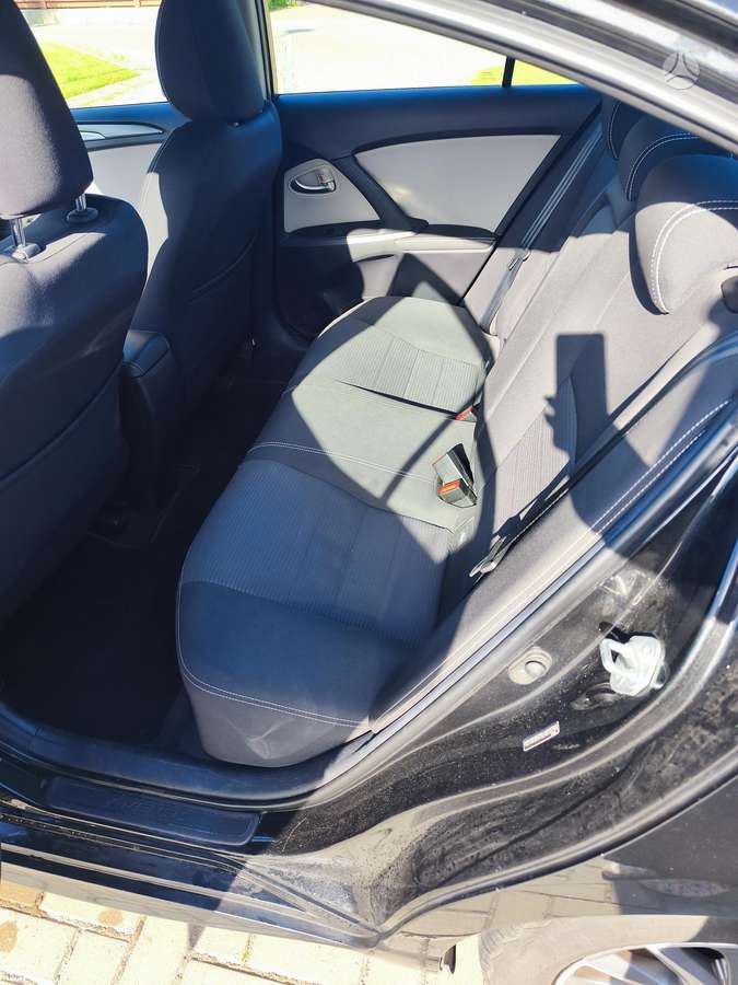 Toyota Avensis - 9