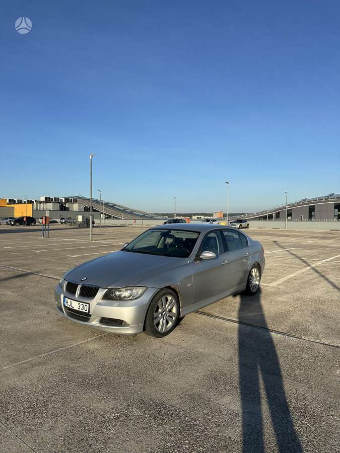 BMW 330, 3.0 l., Седан