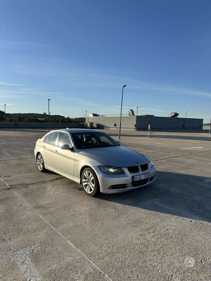 BMW 330, 3.0 l., Седан