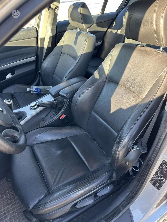 BMW 330, 3.0 l., Седан