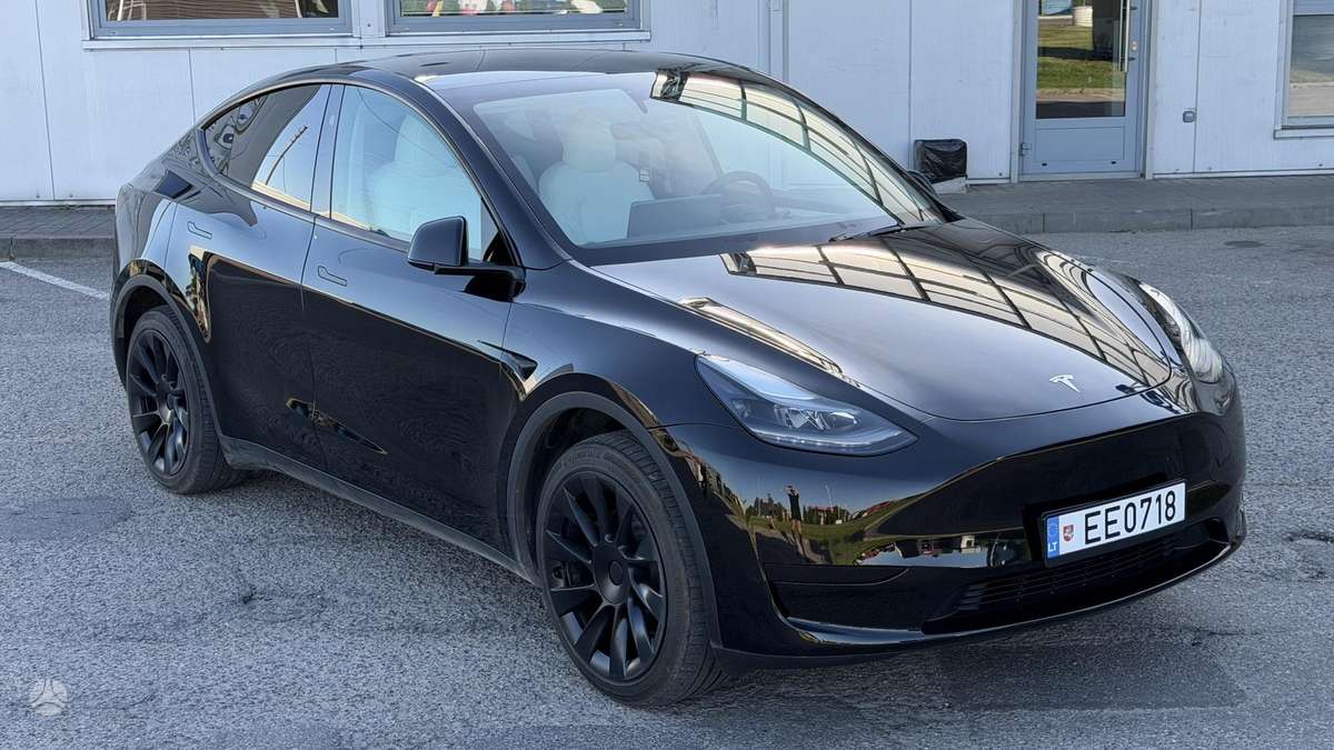 Tesla Model Y, 60 kWh, hatchback