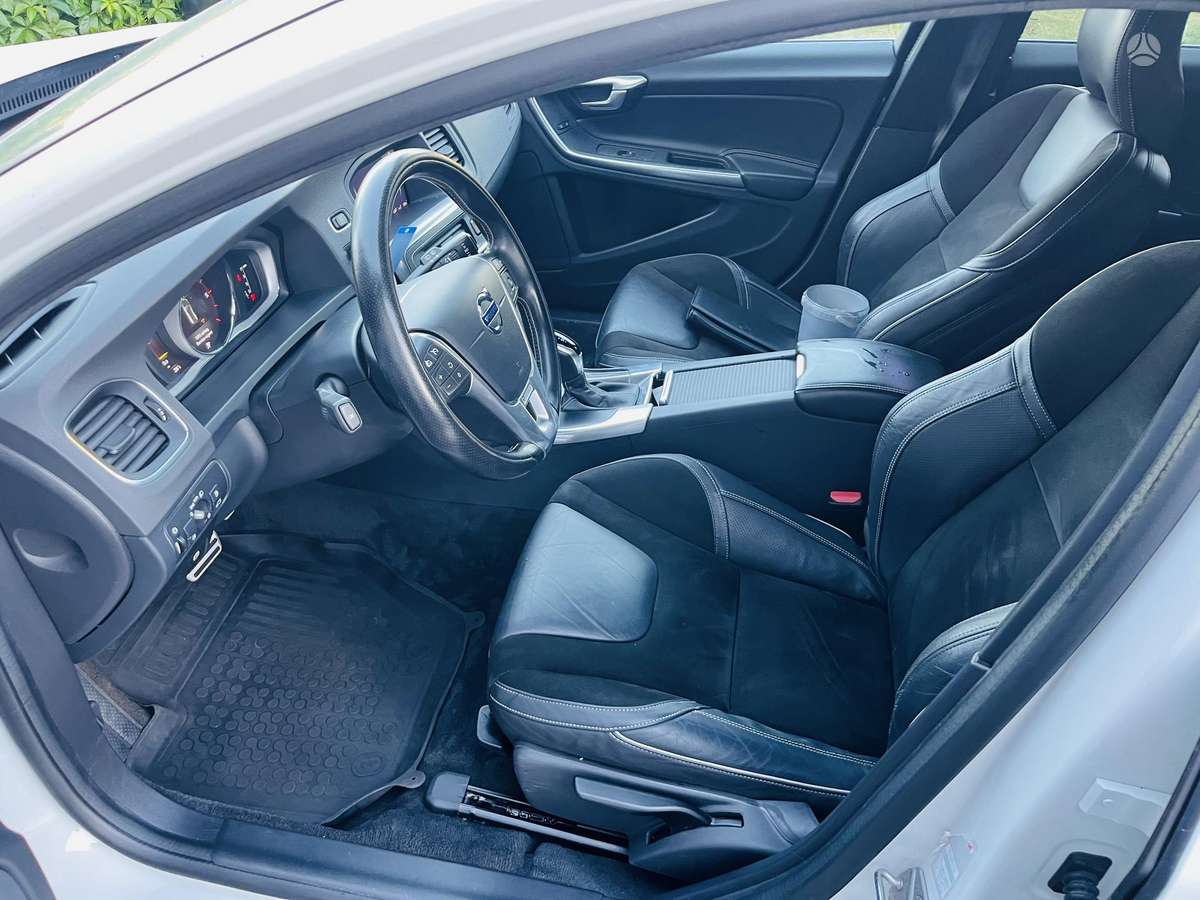 Volvo V60, 2.0 l., Универсал