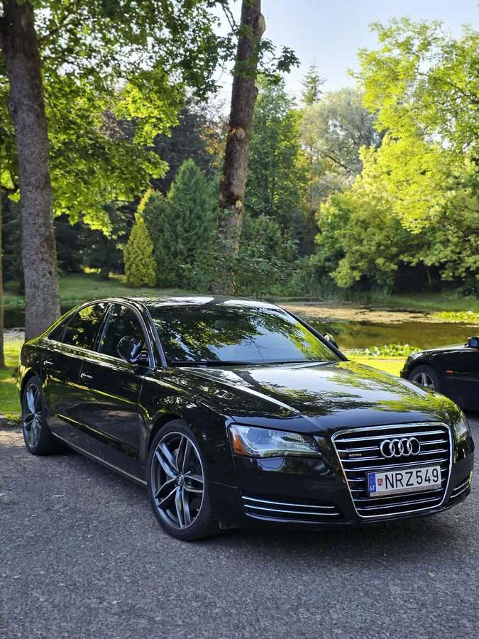 Audi A8, 4.2 l., sedanas