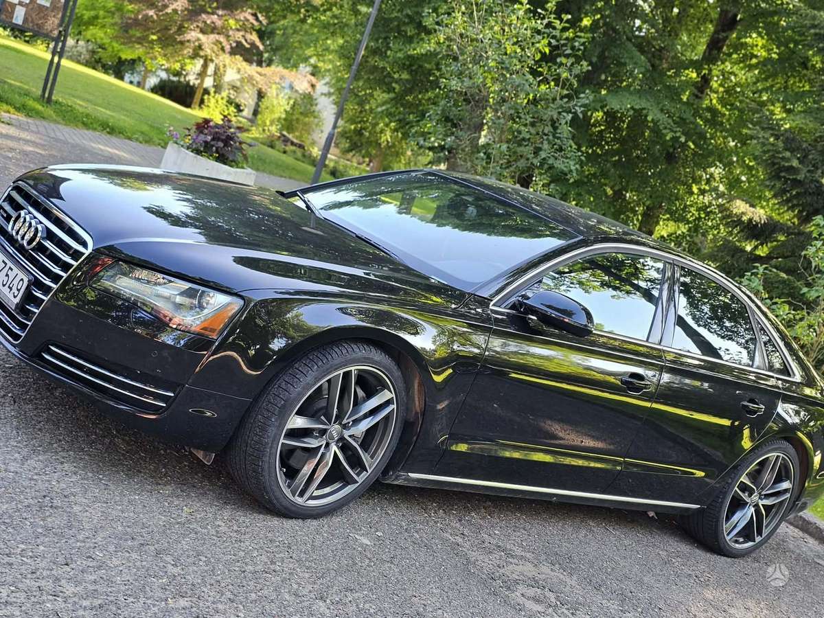 Audi A8, 4.2 l., sedanas