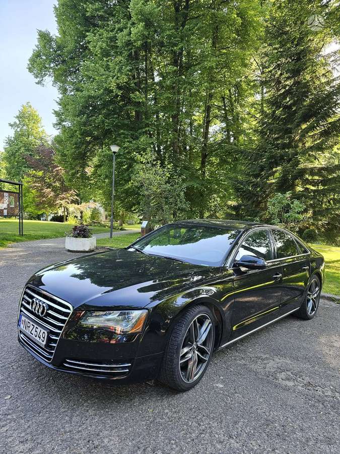 Audi A8, 4.2 l., sedanas