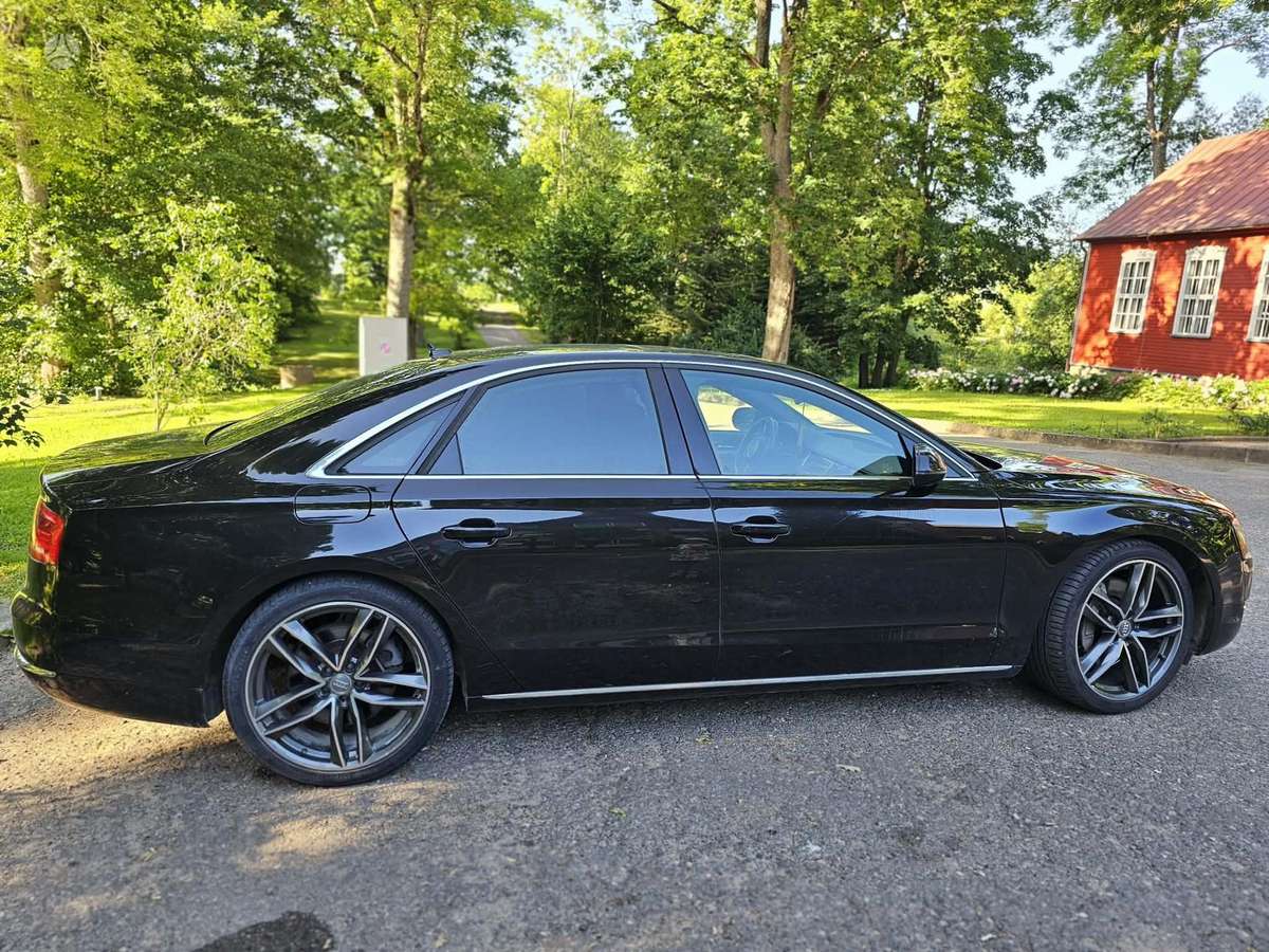Audi A8, 4.2 l., saloon / sedan