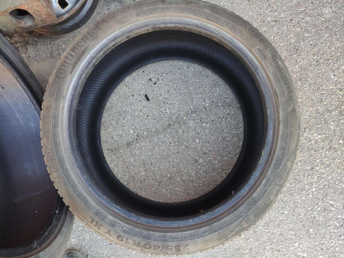 Continental, universalios 255/40 R19