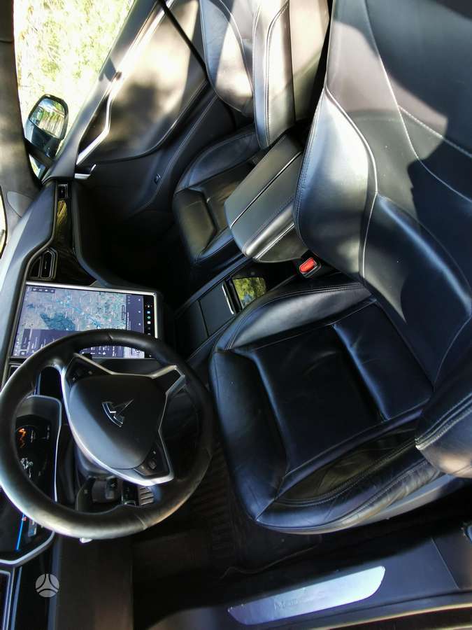 Tesla Model S, 85 kWh, hatchback