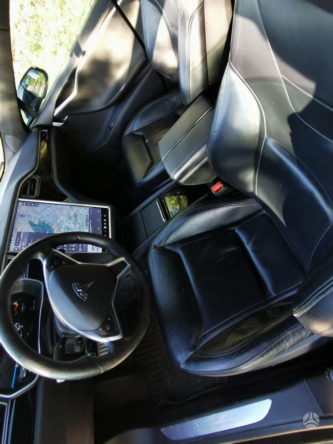 Tesla Model S, 85 kWh, hečbekas