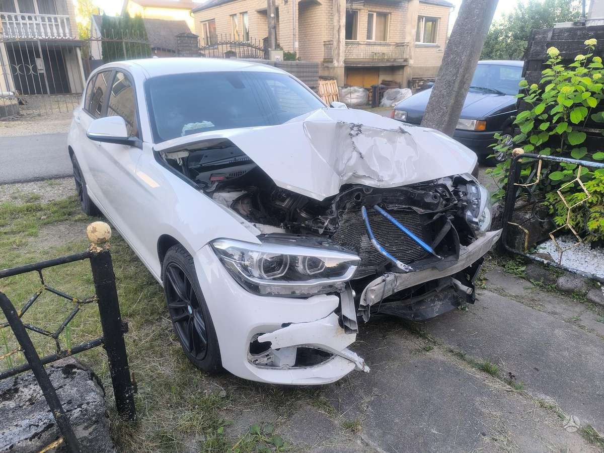 BMW 116, 1.6 l., hatchback