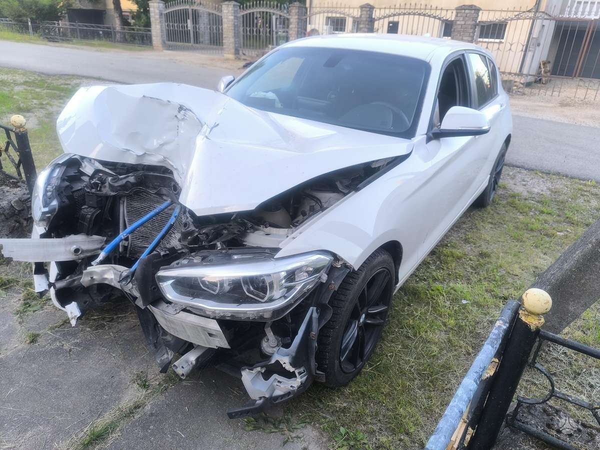 BMW 116, 1.6 l., hatchback