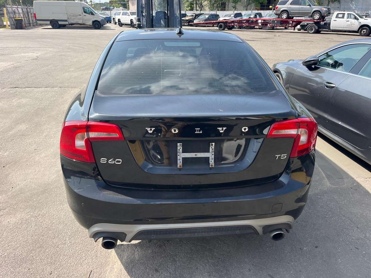 Volvo S60, 2.0 l., Седан
