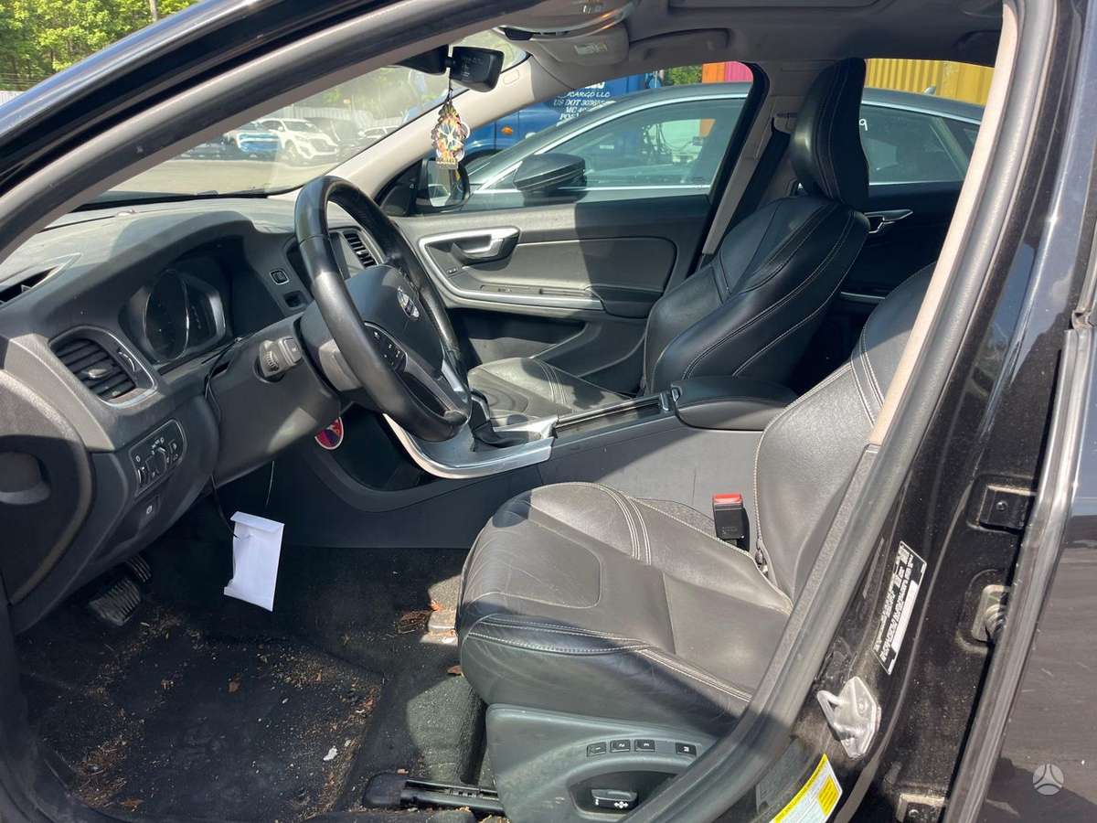 Volvo S60, 2.0 l., Седан