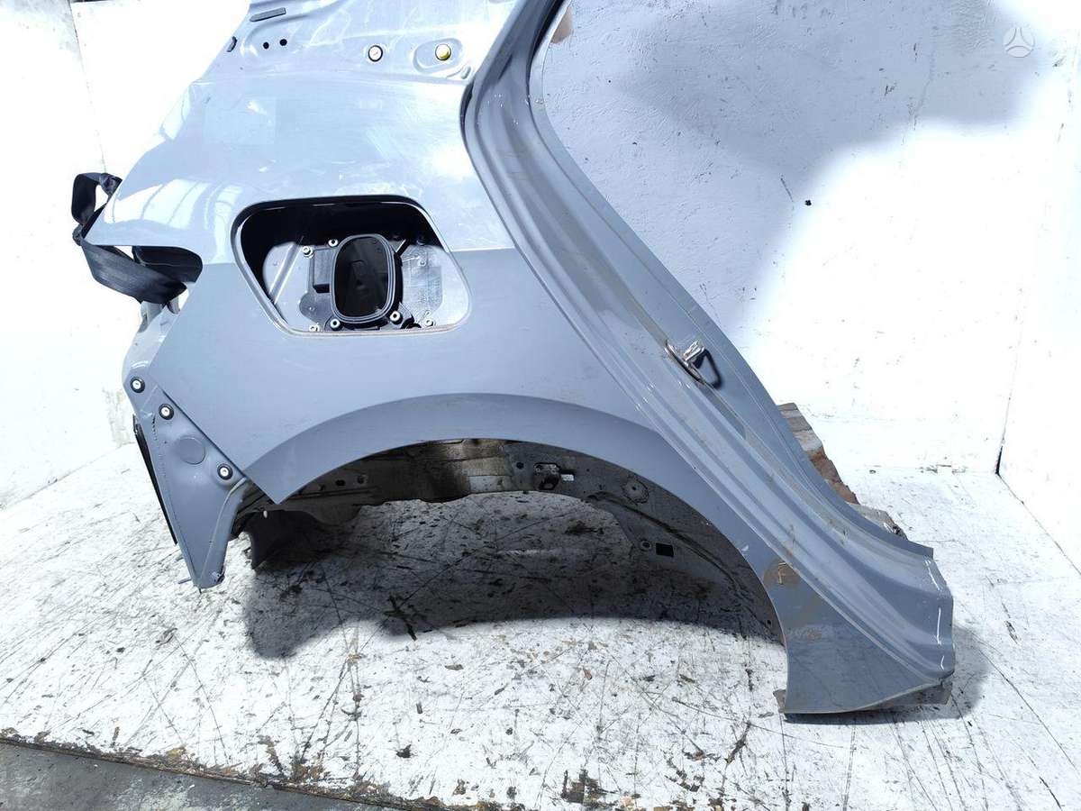 Cupra Born hood (front, rear)
