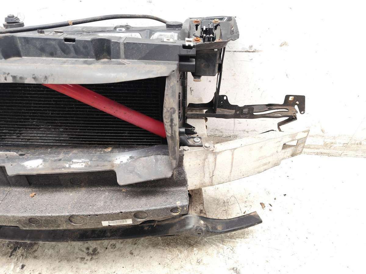 BMW 1 serija hood (front, rear)