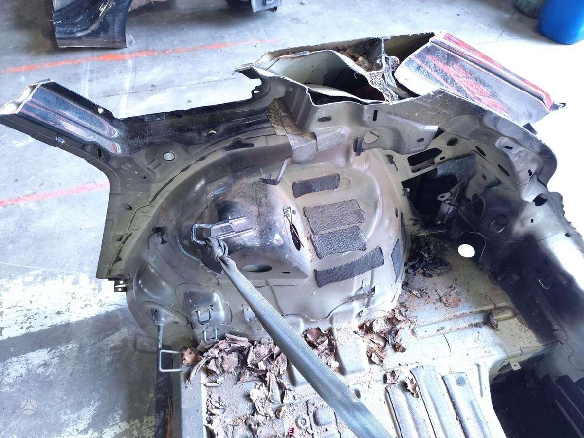 Audi Quattro hood (front, rear)