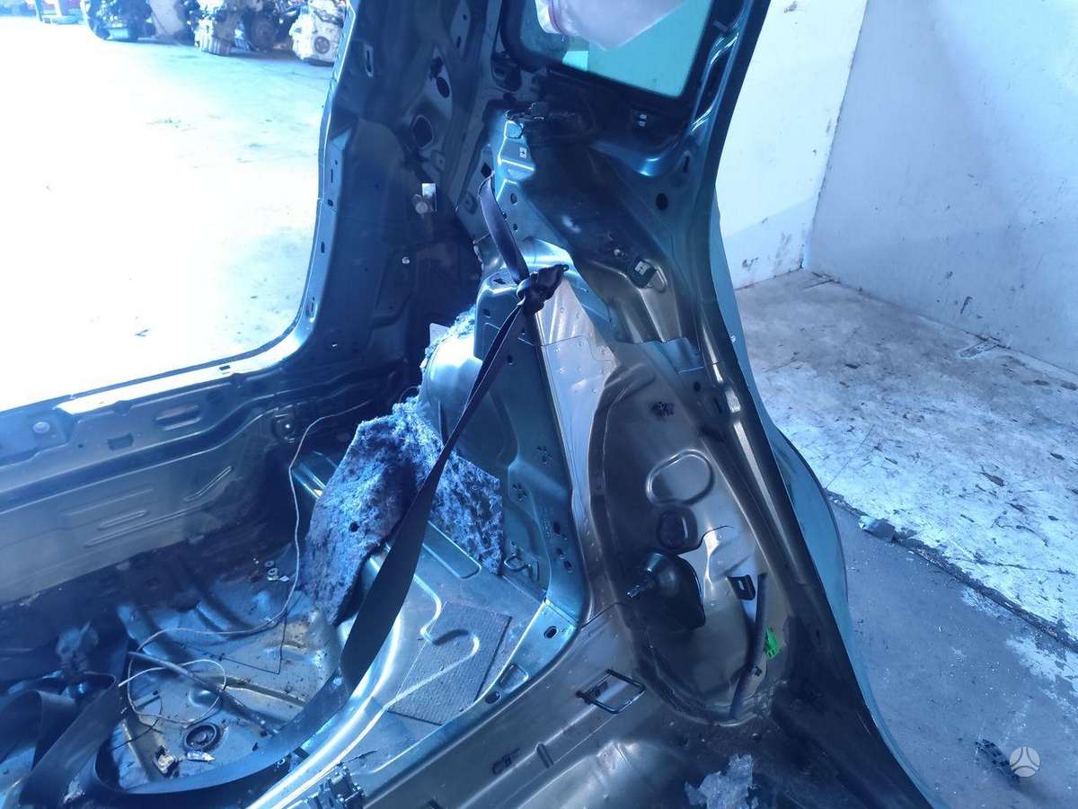 Skoda Karoq hood (front, rear)
