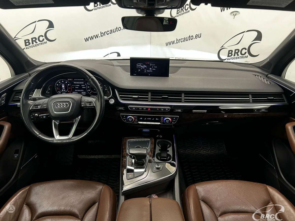 Audi Q7, 3.0 l., off-road / crossover